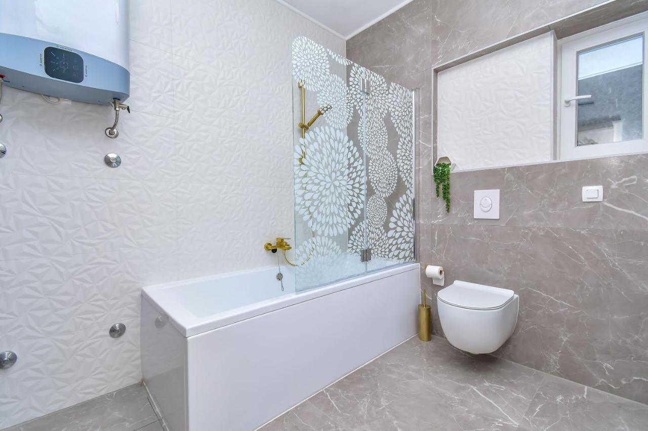 Apartment Ela Omiš Dış mekan fotoğraf