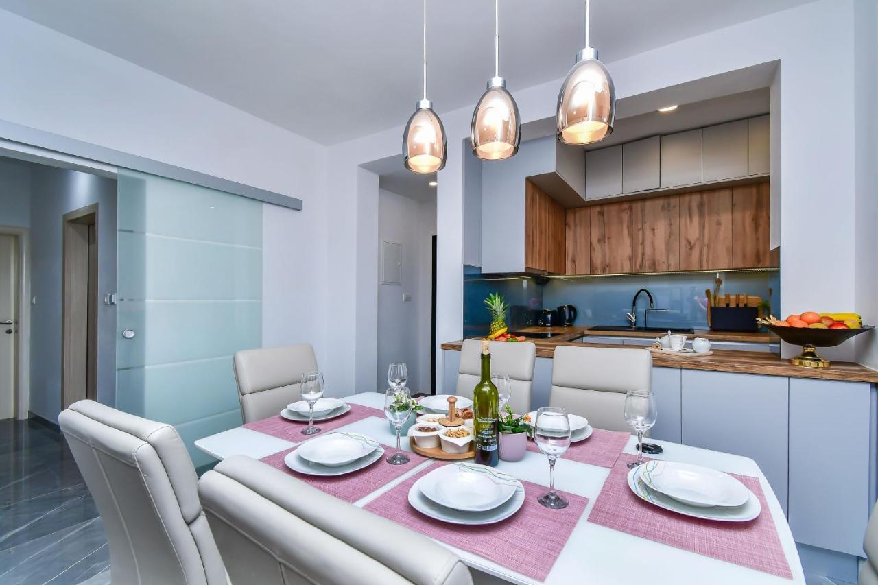 Apartment Ela Omiš Dış mekan fotoğraf