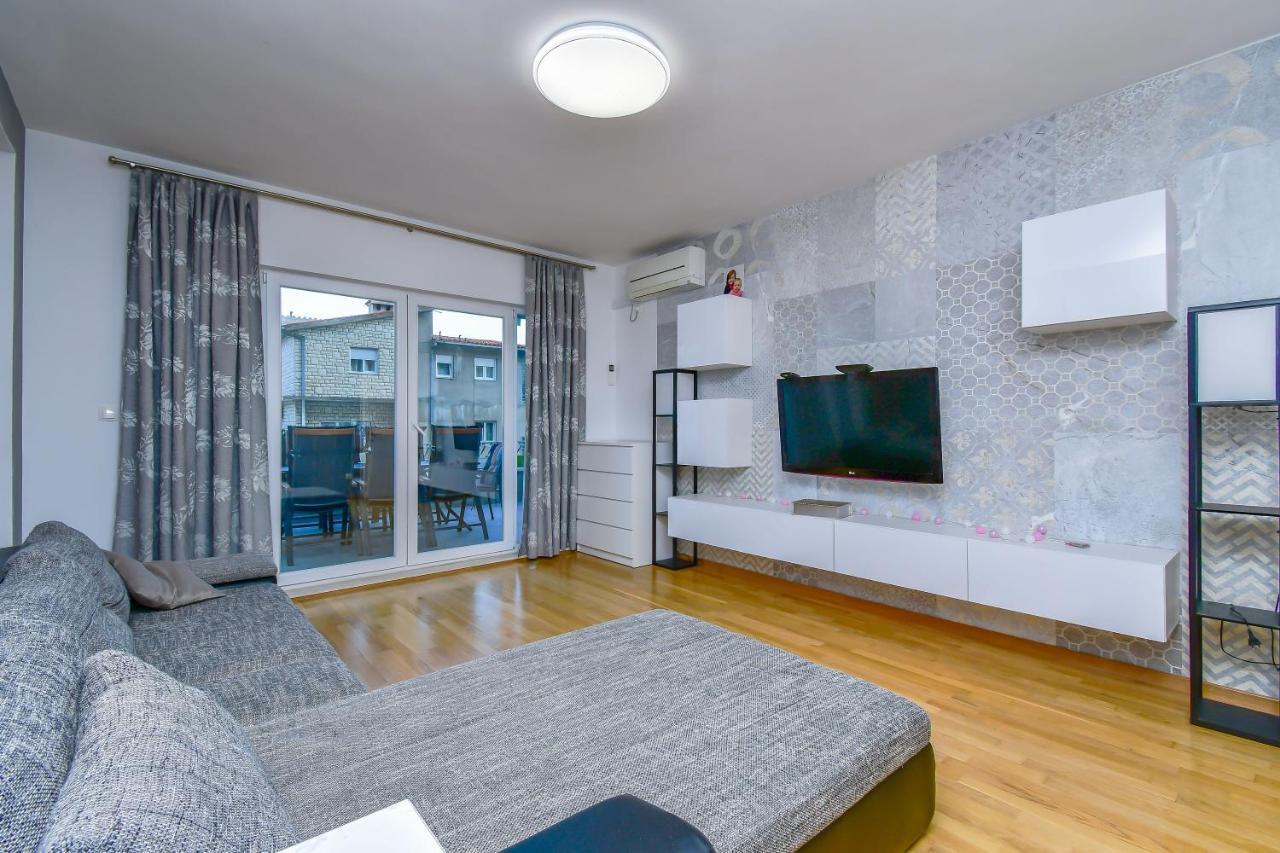 Apartment Ela Omiš Dış mekan fotoğraf